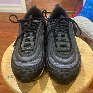 Black Nike AirMax 97